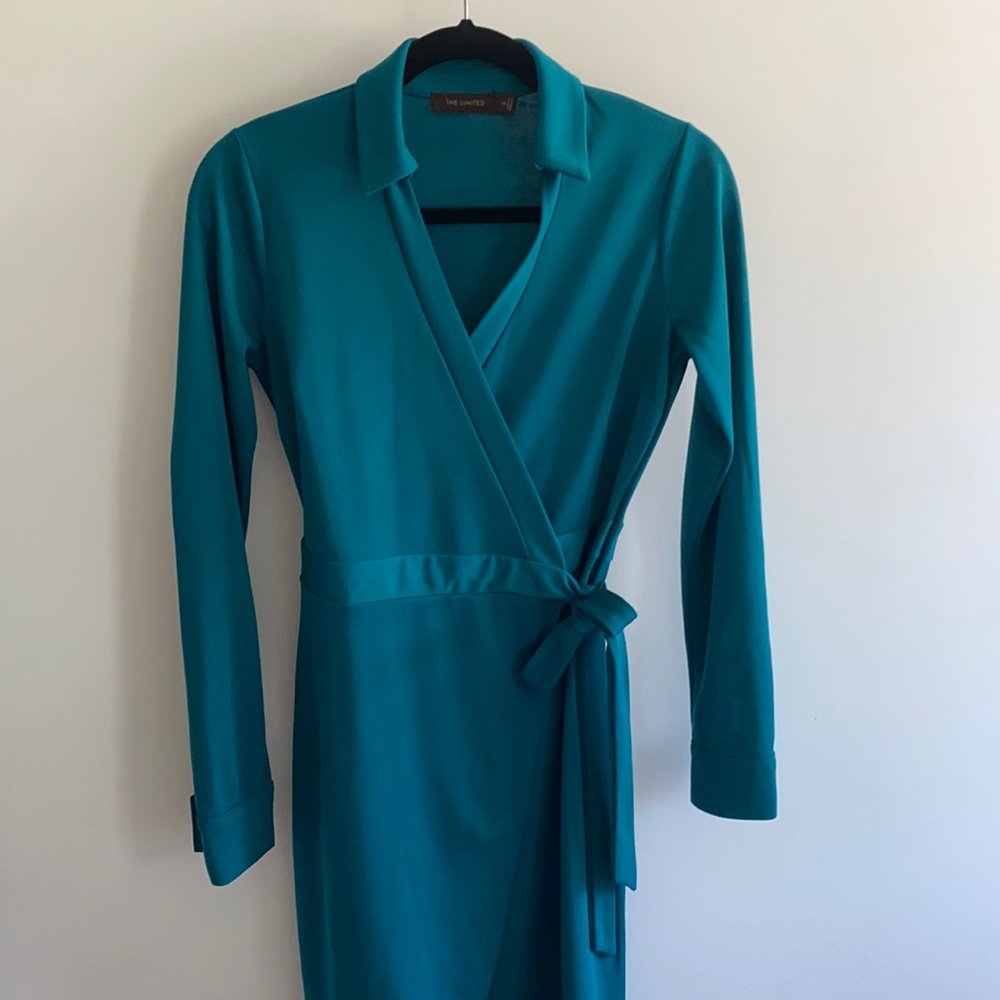 The Limited green dress XS size V-neck long sleeve.
